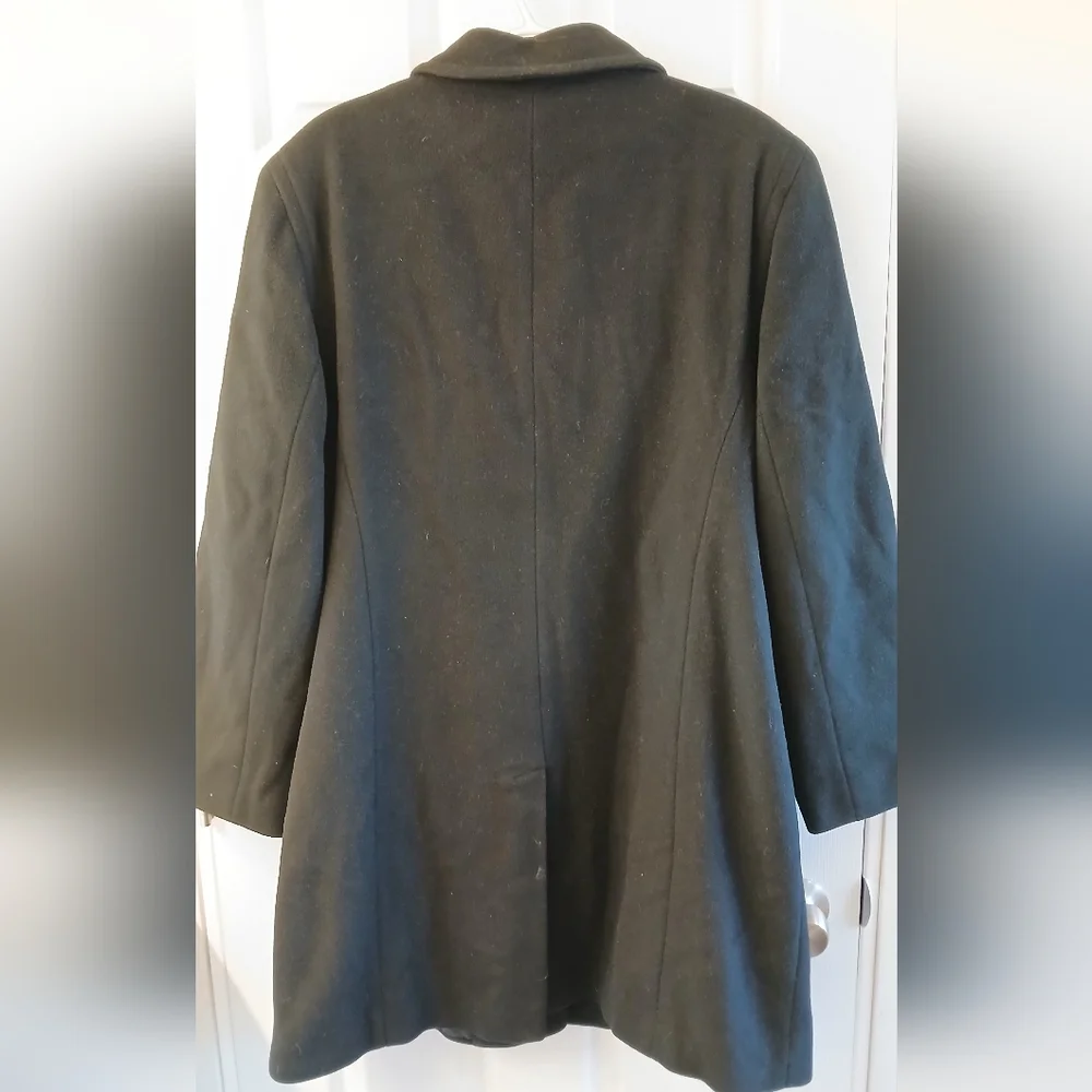 Liz Claiborne Black 100% Wool Coat – Size 18 – Classic Mid‑Length Hidden‑Placket